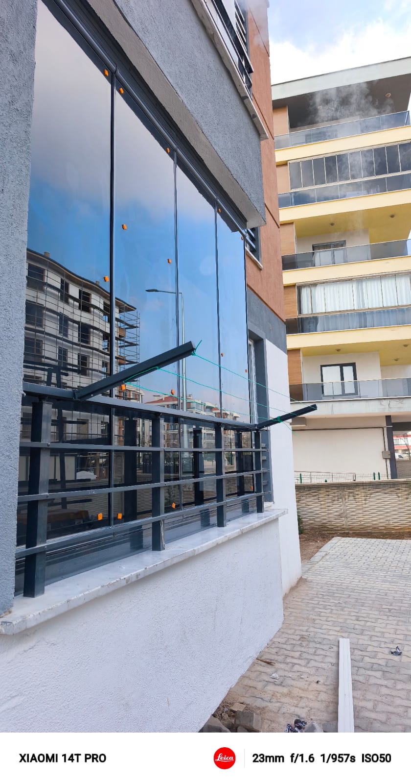Selçuklu Minimalist Siyah Cam Balkon - Konya Cam Balkon - GOM Proje Görseli 3